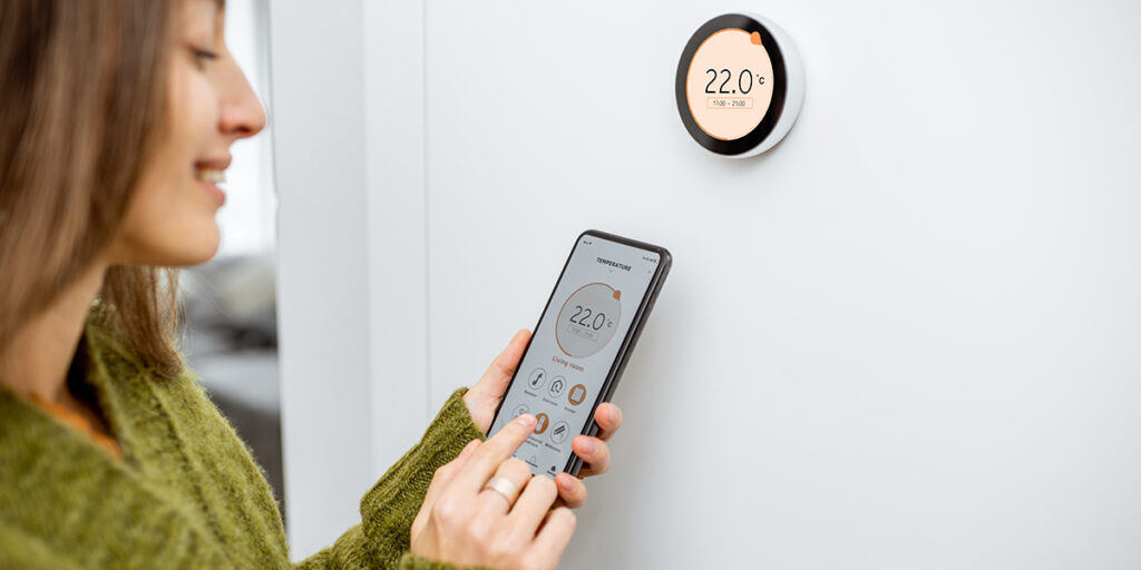 how do smart thermostats work